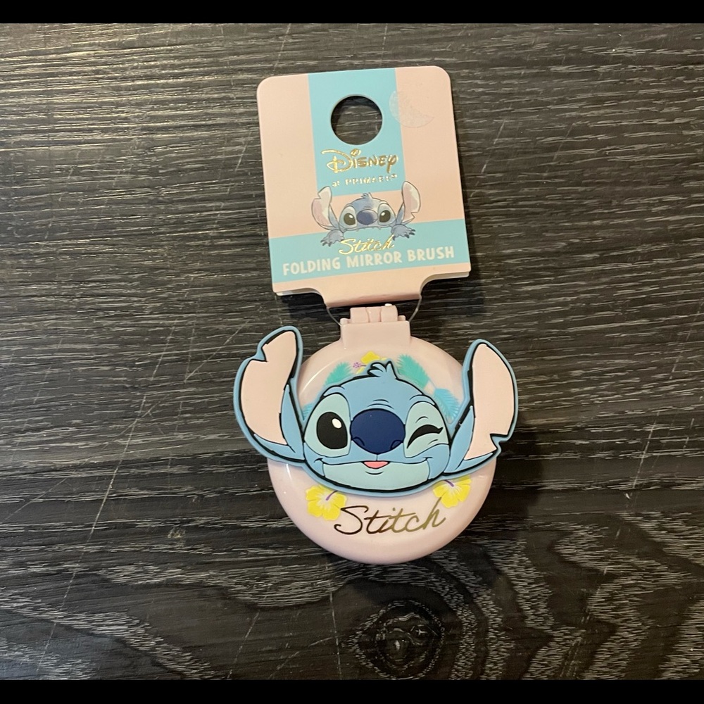 NWT Lilo and stitch folding mirror brush